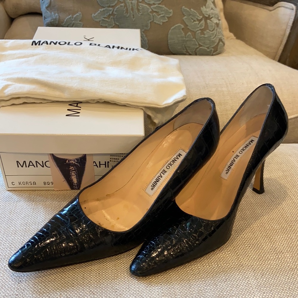 Manolo Blahnik Round-Toe Pumps